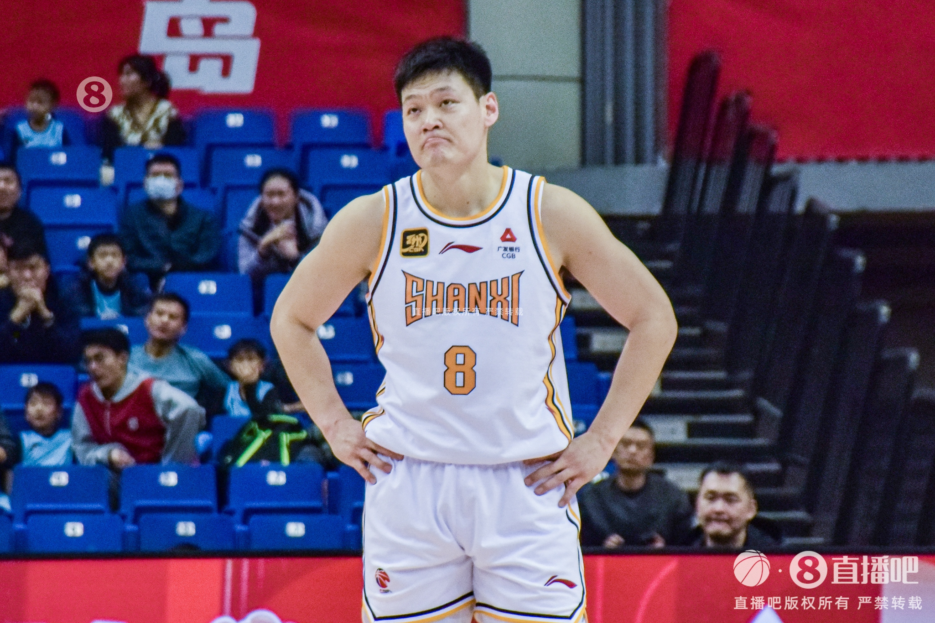 表現平平！張寧11中4拿到11分3板4助&三分8中2 有5犯規